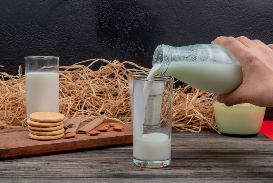 The Ultimate Nutritional Showdown: Lab-Grown Dairy vs. Traditional Plant-Based Milk