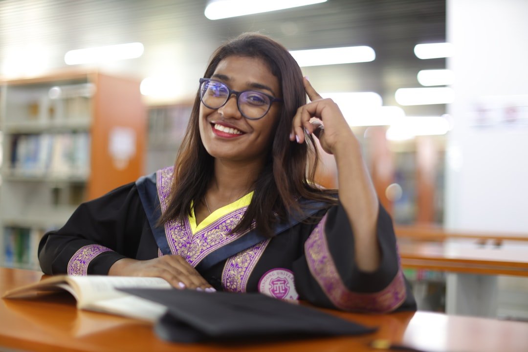 English for Academic Writing: Essential Structures and Formal Connectors