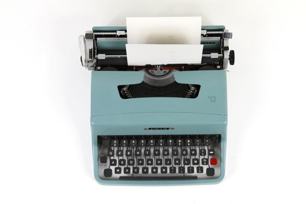 Mastering English Punctuation: Rules, Examples, and Common Pitfalls to Avoid