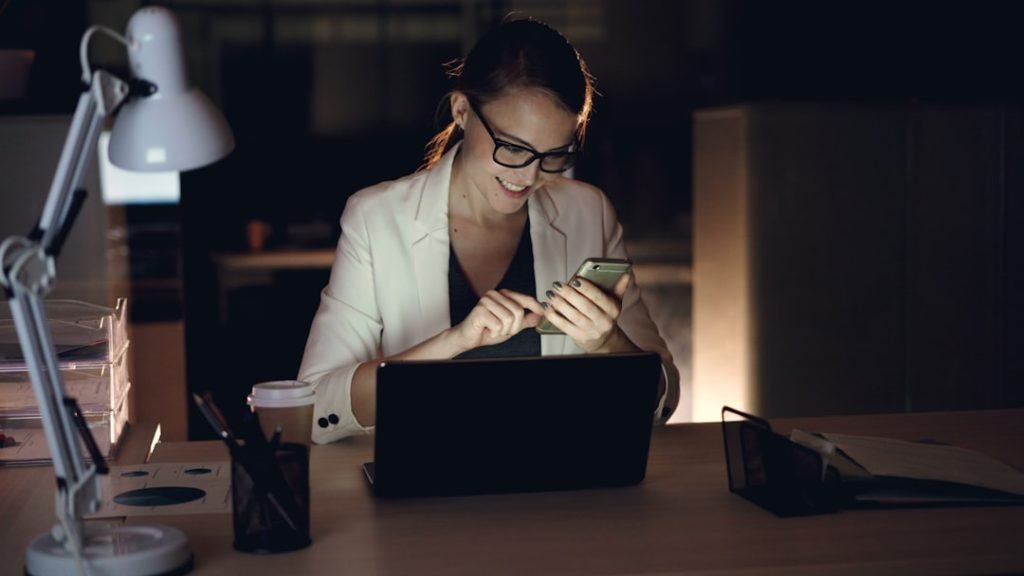 How to Write Professional Business Emails: The Ultimate ESL Executive Guide