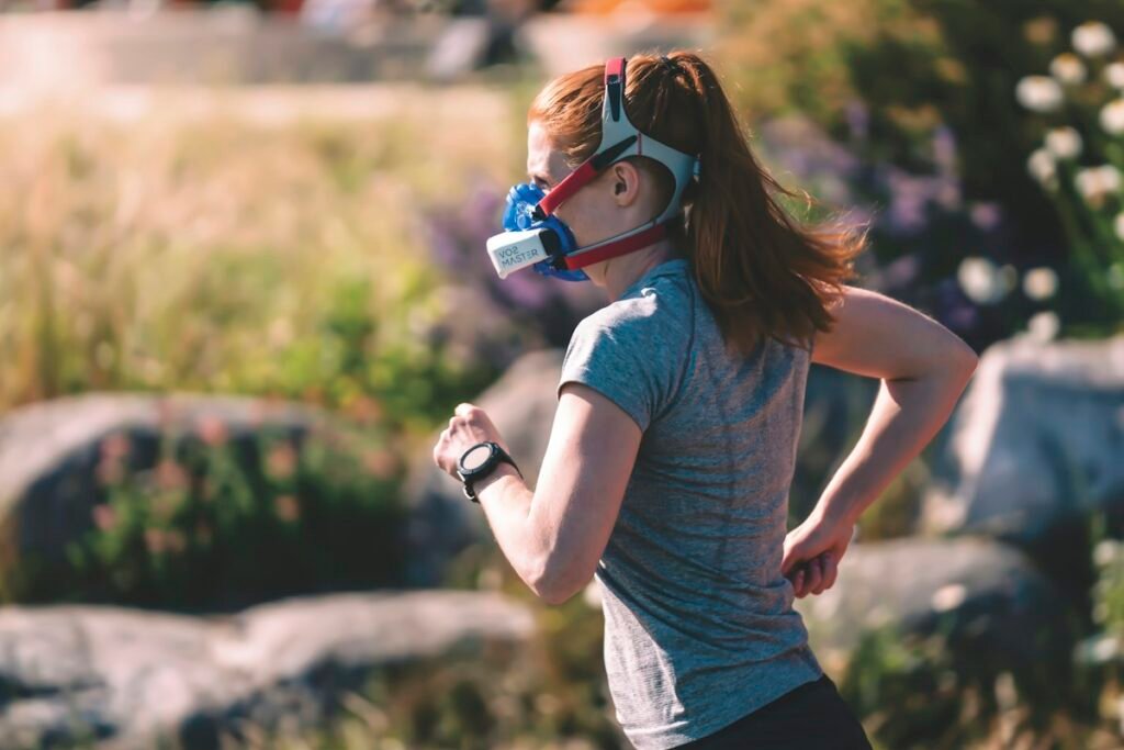 Endurance Athlete VO2 Max Development: Physiological Adaptations, High-Intensity Intervals, and Recovery Protocols