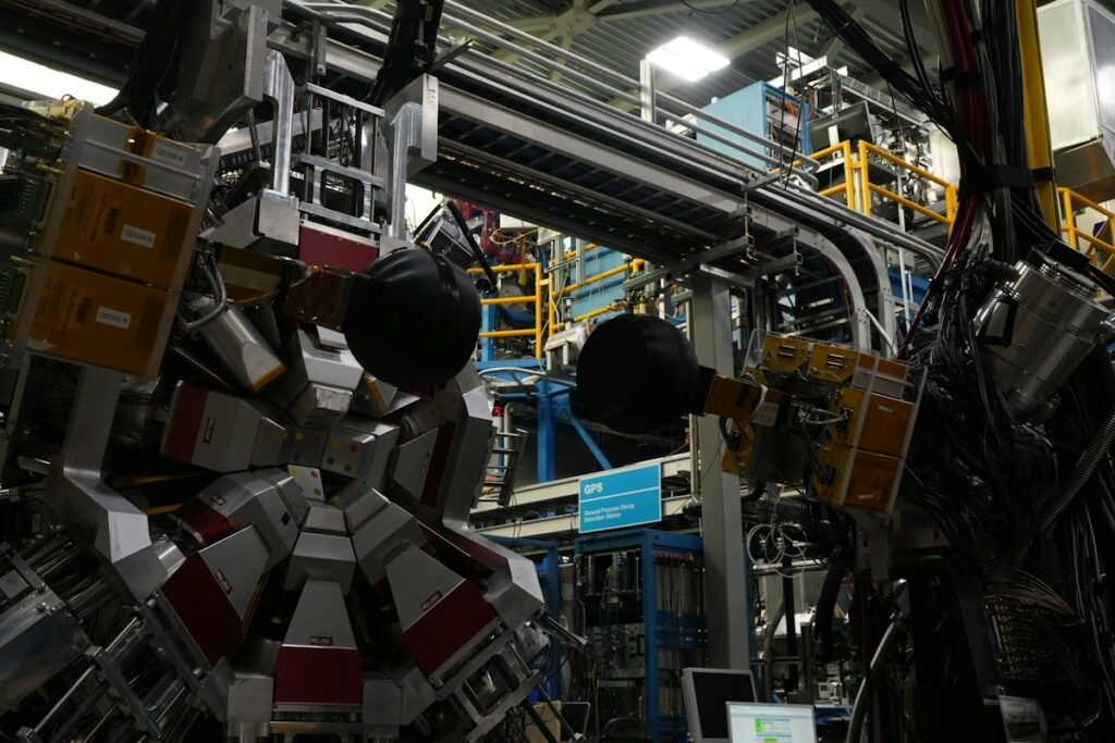 Nuclear Fusion Plasma Confinement Engineering: Tokamak Magnetohydrodynamics and Net Energy Generation Nuclear Fusion Plasma Confinement Engineering: Tokamak Magnetohydrodynamics and Net Energy Generation